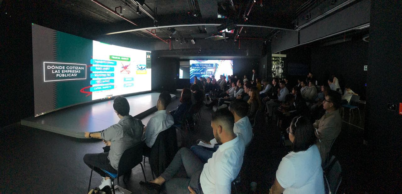 Audiencia panorámica en evento