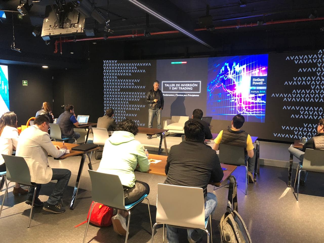 Ponente en escenario